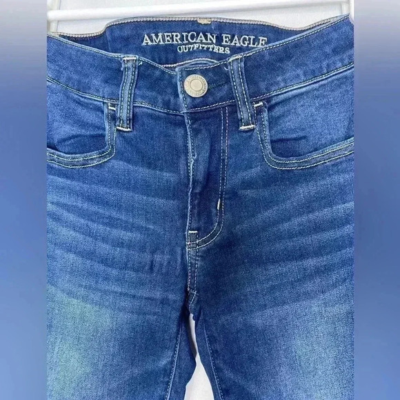 America Eagle Distressed Next Level Stretch X Crop Jegging - Picture 3 of 9